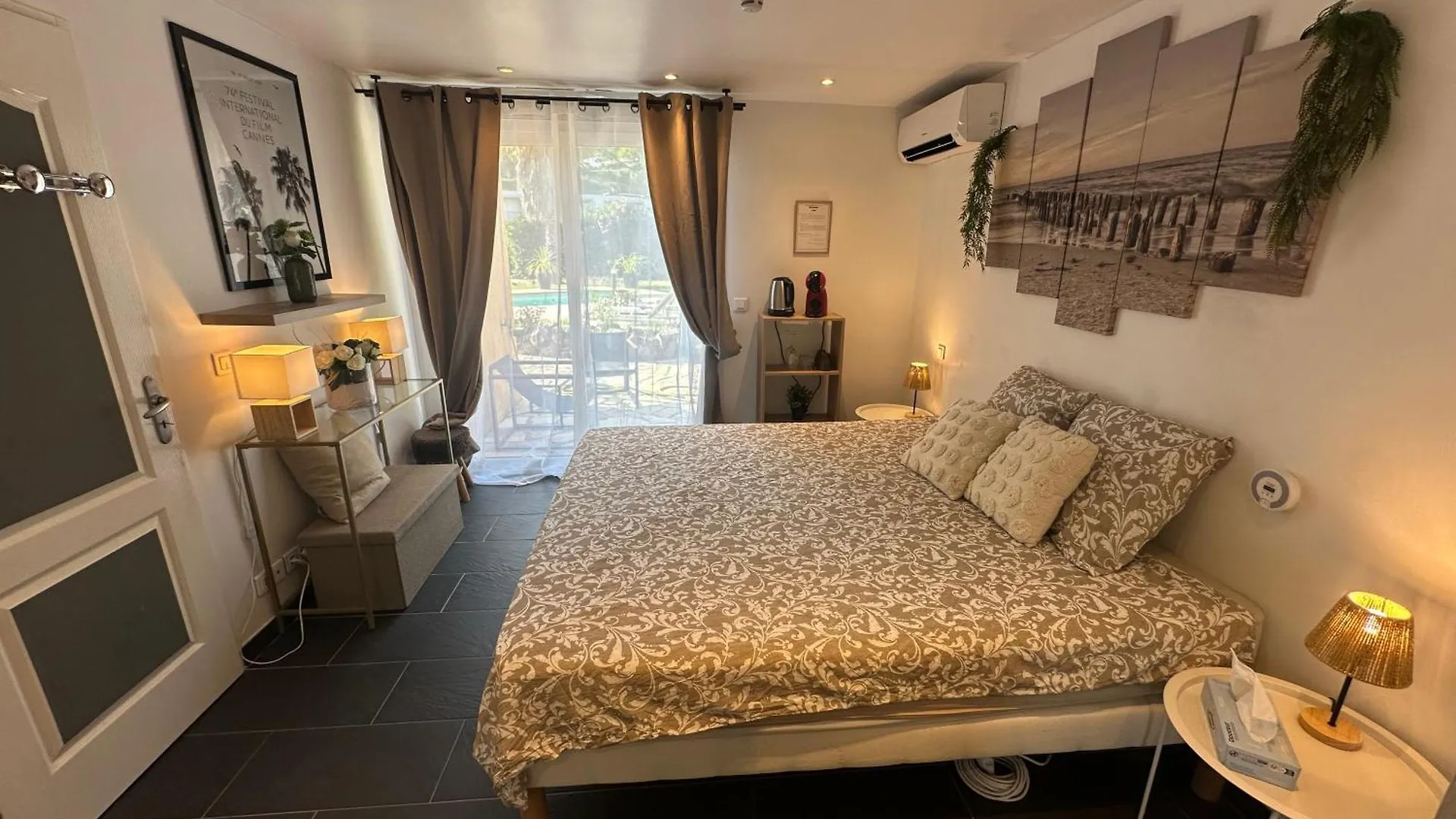 Chambre Independante Climatisee Et Salle De Bain Privative Pégomas Γαλλία